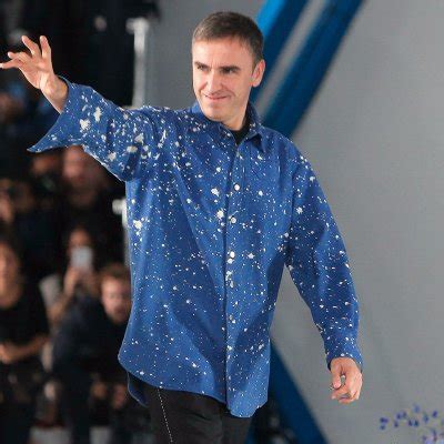 dior y su direccion cteativa de raf simons|'Dior y yo', el documental de un cambio histórico .